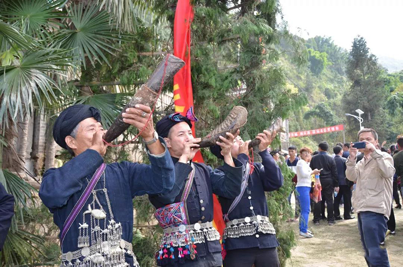 云南紅河民族服飾多彩多樣美如蒼穹彩虹，哈尼族七個支系就能美醉你的眼睛